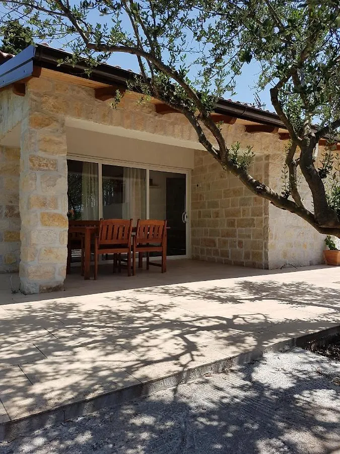 Apartmani Morovi Dvori دراغ